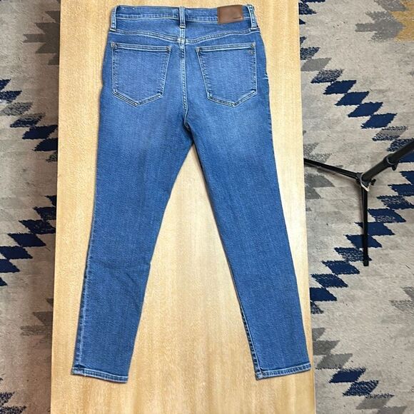 Madewell 9" Mid-Rise Skinny Crop Jeans: Button-Front TENCEL™ Denim Edition - Picture 4 of 7